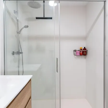 Dali 2 Bedroom *